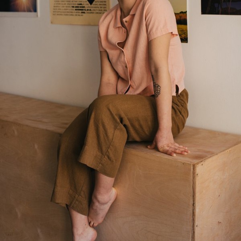 Me & Arrow Pleated Pants in Khaki, M